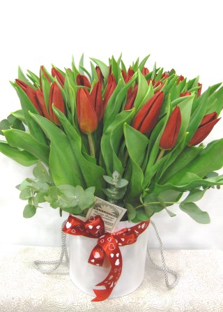 flowers in the box tulips flowers4u.gr