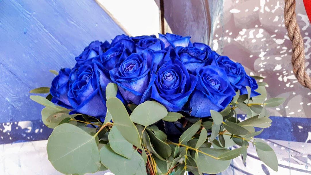 bleu roses bouquet